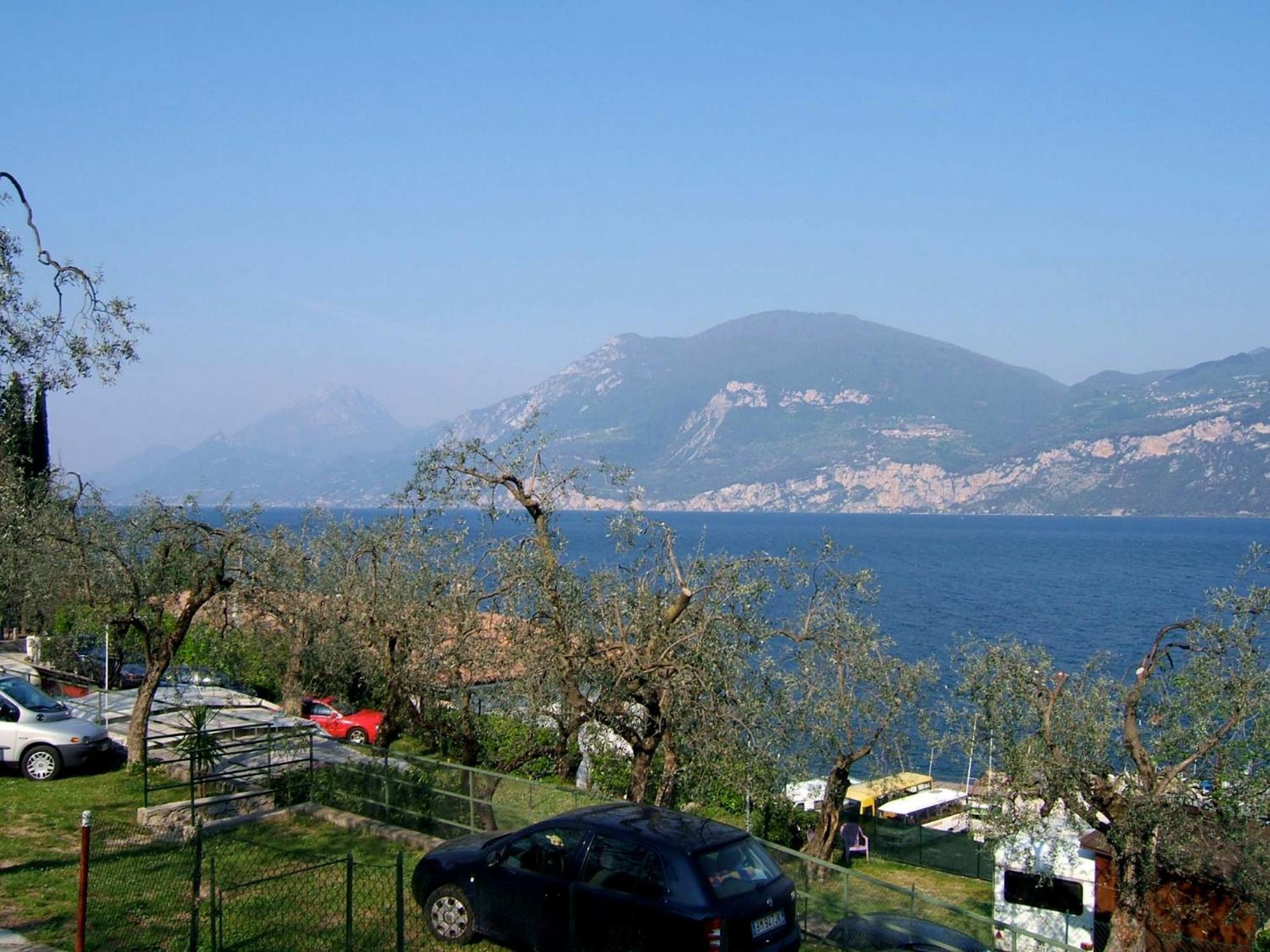 Aquacamp Hotel Brenzone sul Garda Exterior photo